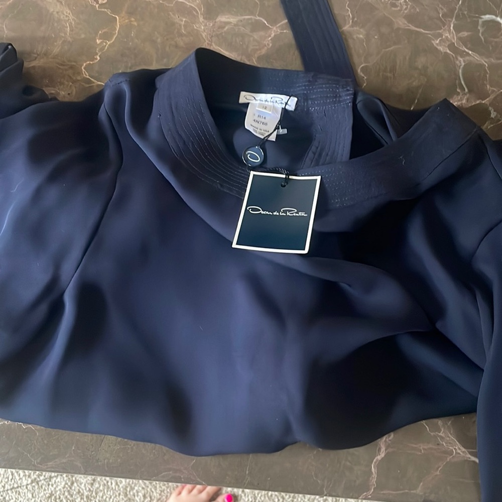 NWT Oscar De la Renta 100% silk blouse with rose detail and snap back - size 12